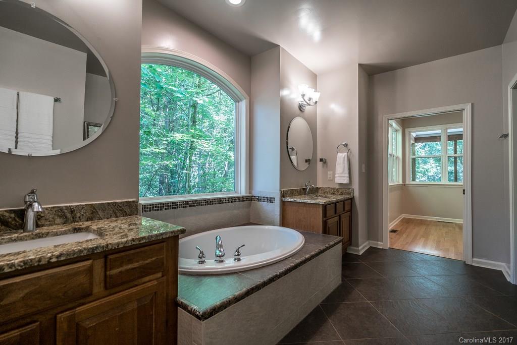 1430 Doe Ridge Lane Fort Mill, SC 29715 - Photo 10 of 24 Gallery Image 10