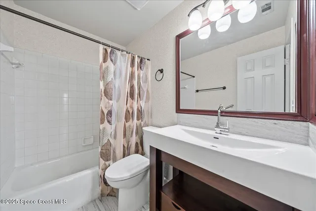 $1,700 | 201 St Lucie Lane, Unit 810, Cocoa Beach, FL 32931