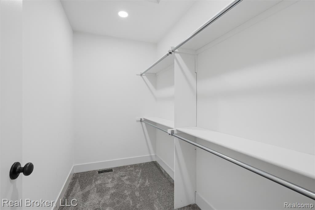 9400 Roland Brighton, MI 48116 - Photo 20 of 41 Gallery Image 20