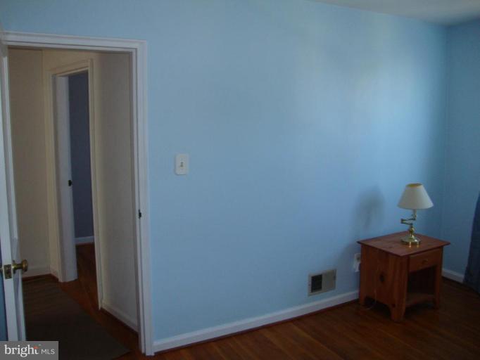 5476 Addington Road Baltimore, MD 21207 - Photo 13 of 17 Hallway