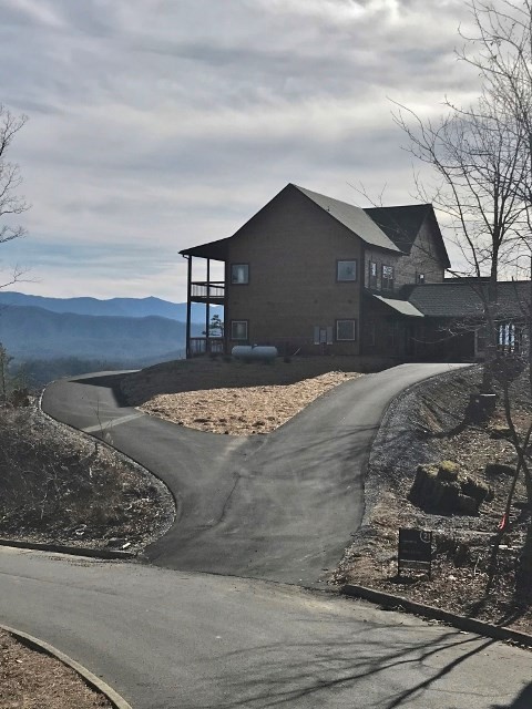 908 Autumn Ridge Way Sevierville, TN 37876 - Photo 2 of 49