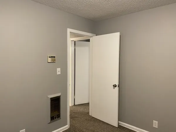 $1,050 | 222 North 11th Street, Clarksville, TN 37040