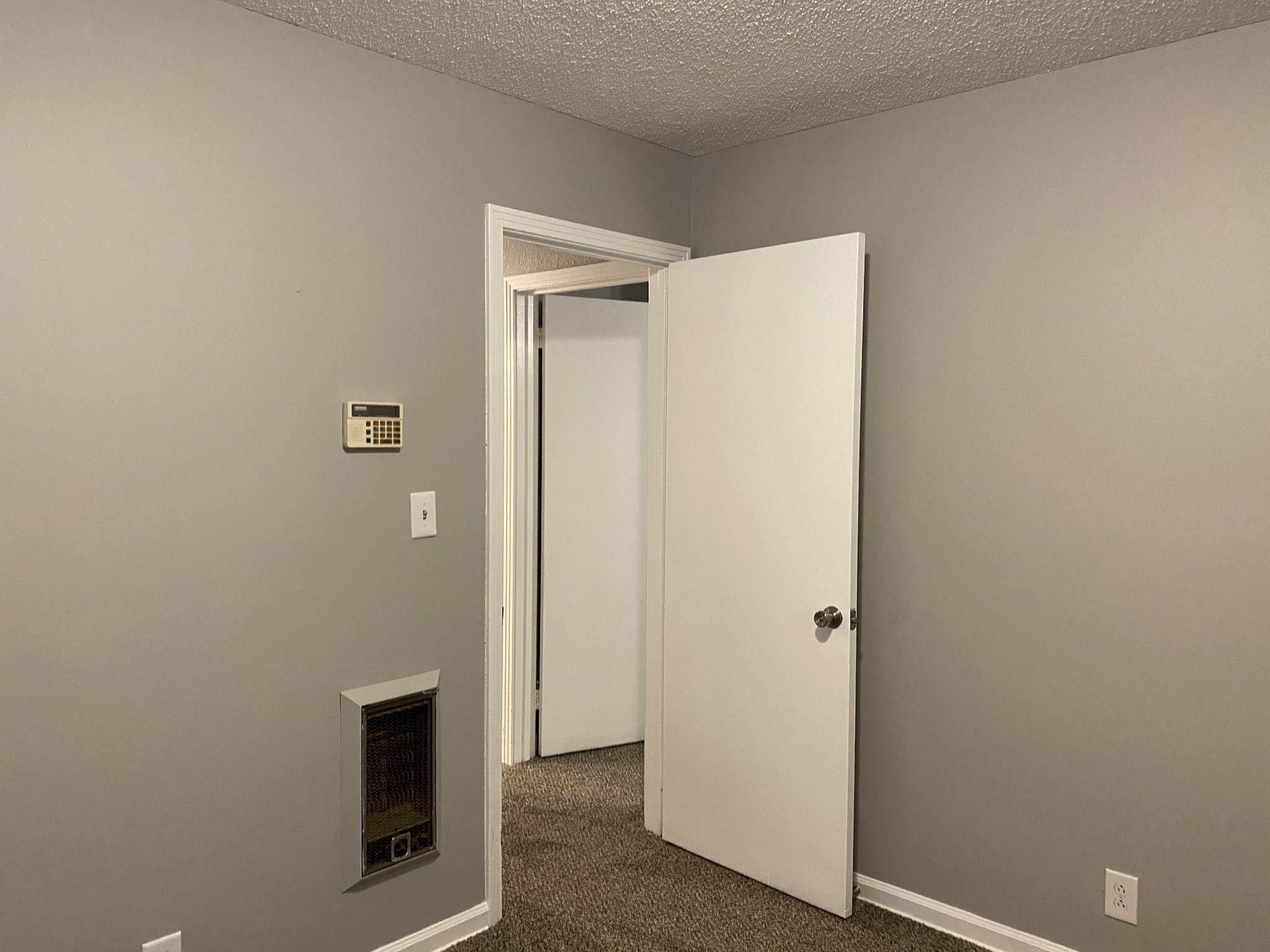 222 North 11th Street Clarksville, TN 37040 - Photo 14 of 14 a view of a livingroom with an empty space
