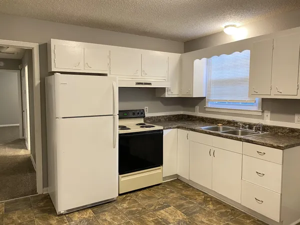 $1,050 | 222 North 11th Street, Clarksville, TN 37040