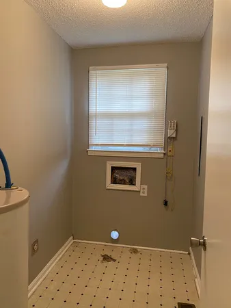 $1,050 | 222 North 11th Street, Clarksville, TN 37040