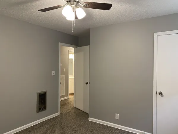 $1,050 | 222 North 11th Street, Clarksville, TN 37040