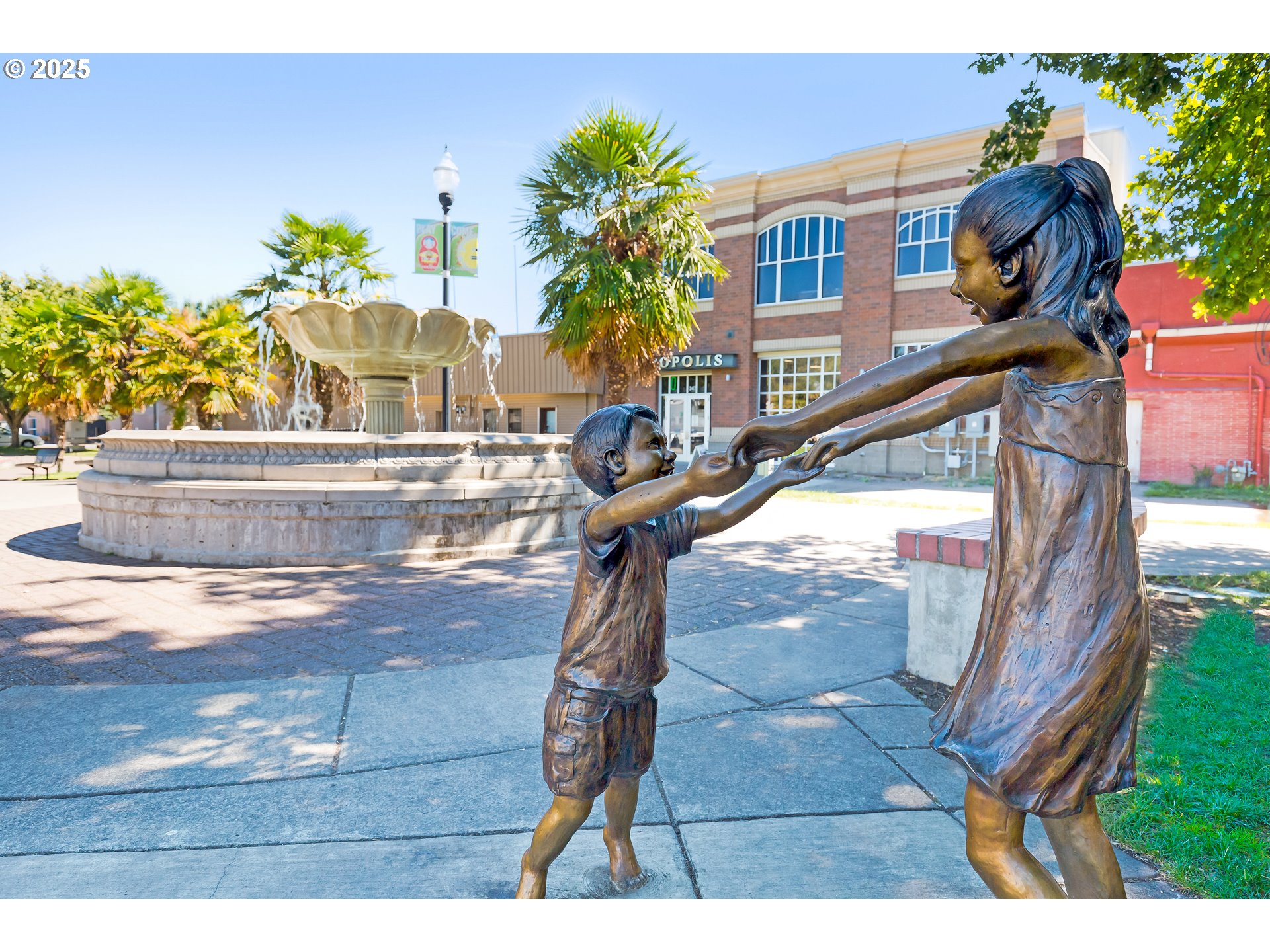 714 Merriott Lane Woodburn, OR 97071 - Photo 24 of 26 a view of entryway and hall with wooden floor