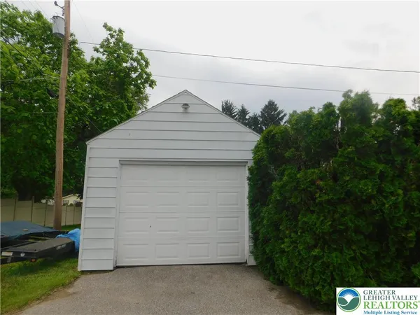 a front view of house with yard