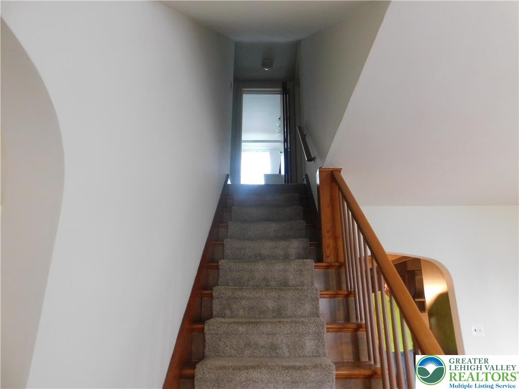 3023 Middletown Road Bethlehem, PA 18020 - Photo 8 of 28 a view of entryway