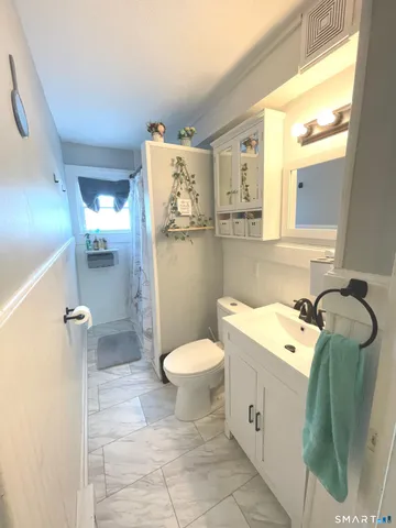 $1,800 | 194 School Street, Unit 1, Putnam, CT 06260