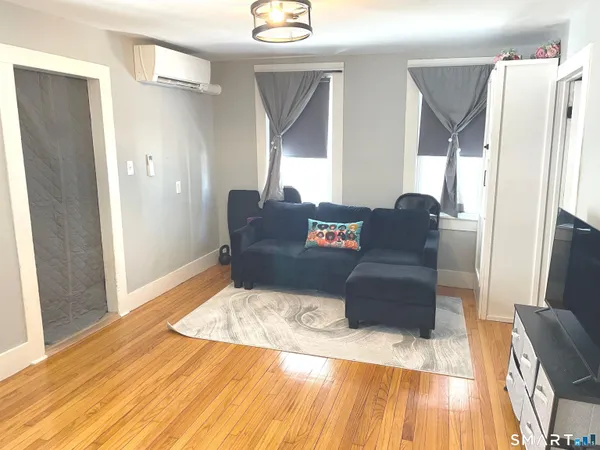 $1,650 | 194 School Street, Unit 2, Putnam, CT 06260