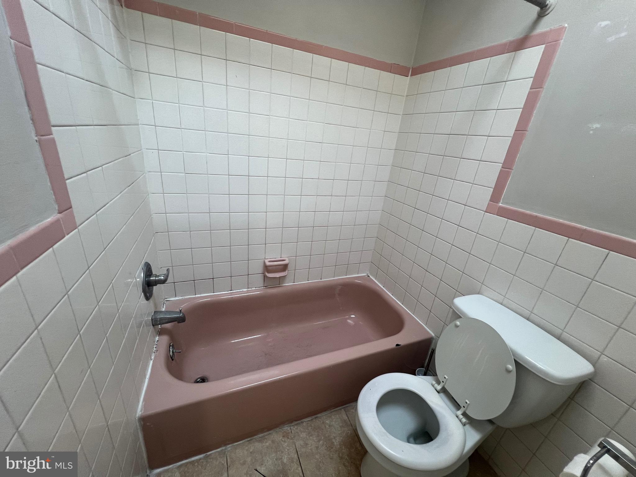 6718 Bustleton Avenue, Unit 2 Philadelphia, PA 19149 - Photo 2 of 12