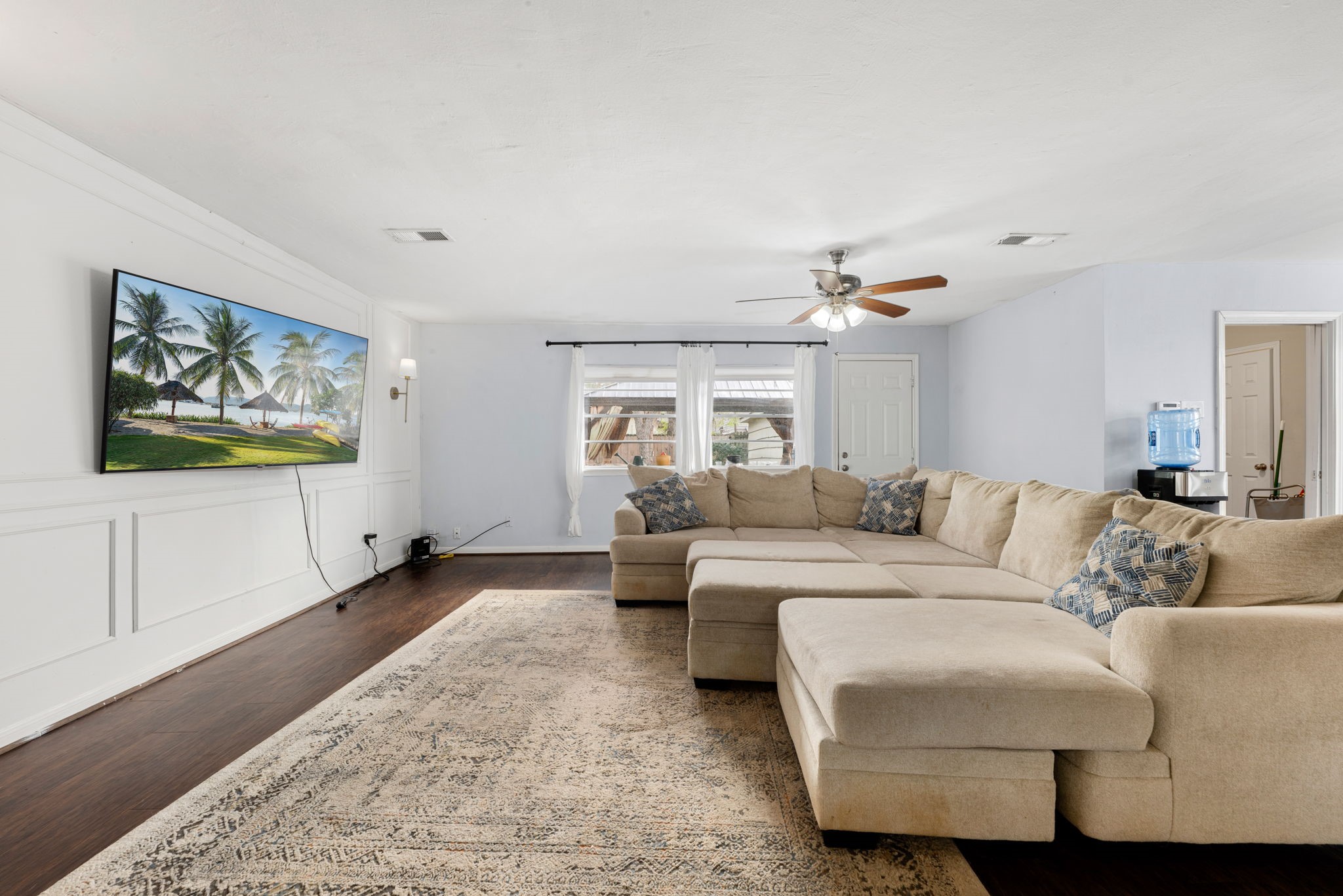 6019 Cartagena Street Houston, TX 77035 - Photo 6 of 29 a living room with furniture and a window