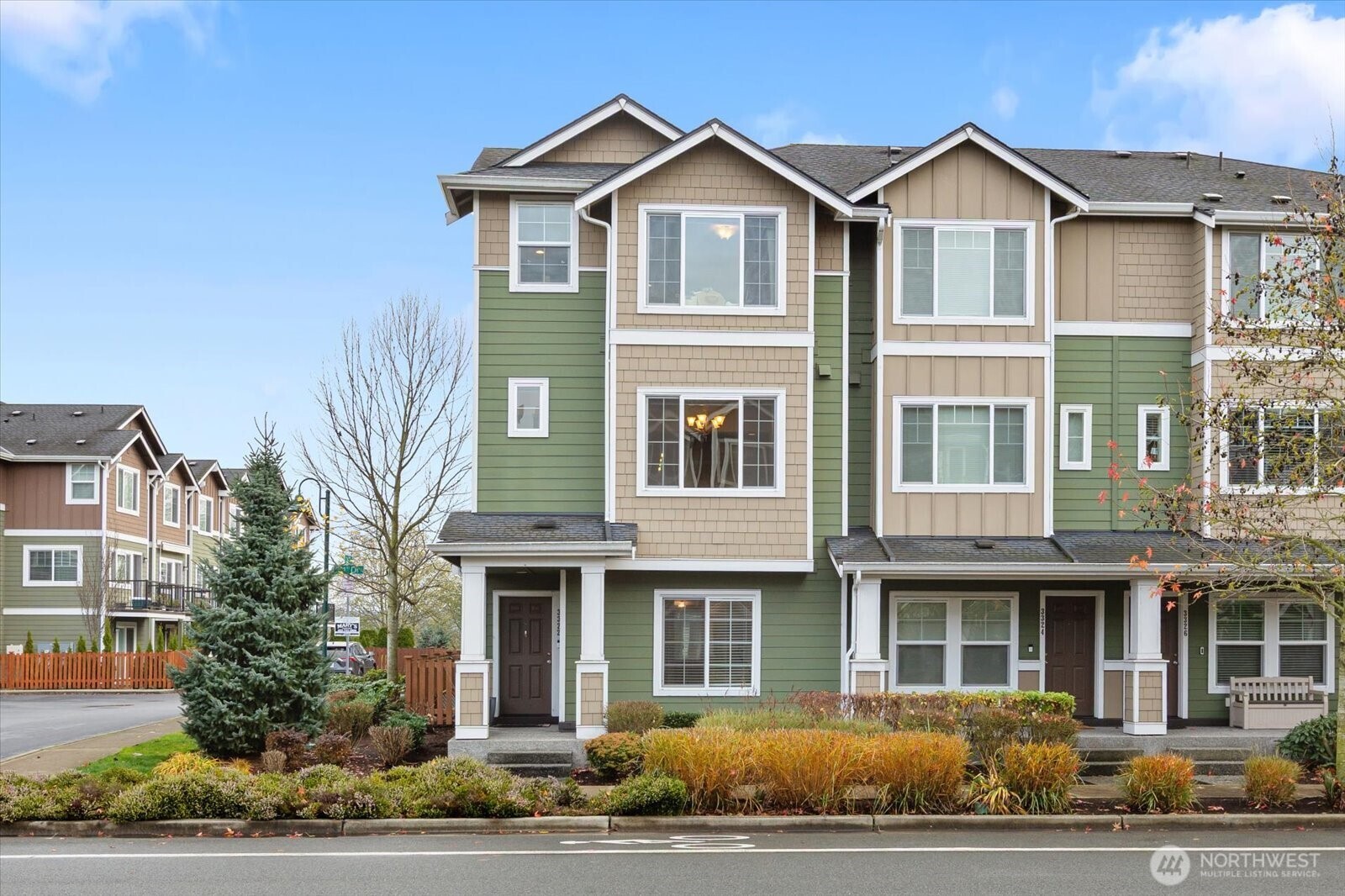 3322 31st Drive Everett, WA 98201 - Photo 2 of 34 a front view of a house
