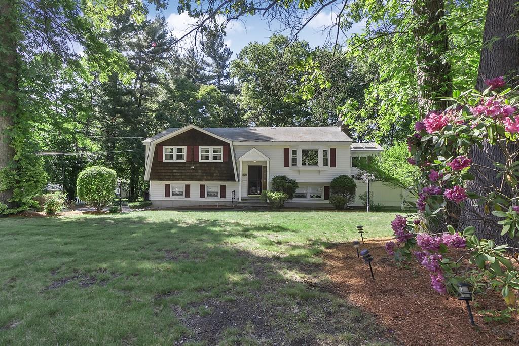 38 Heritage Road Billerica, MA 01821 - Photo 2 of 34