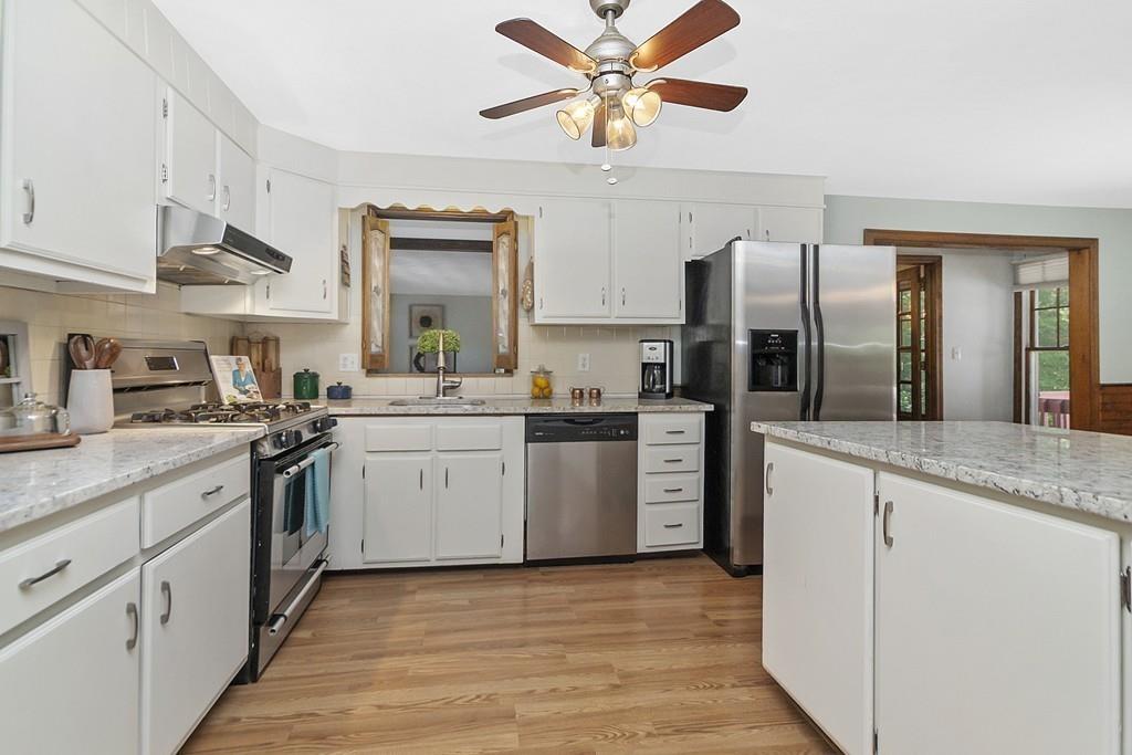 38 Heritage Road Billerica, MA 01821 - Photo 10 of 34