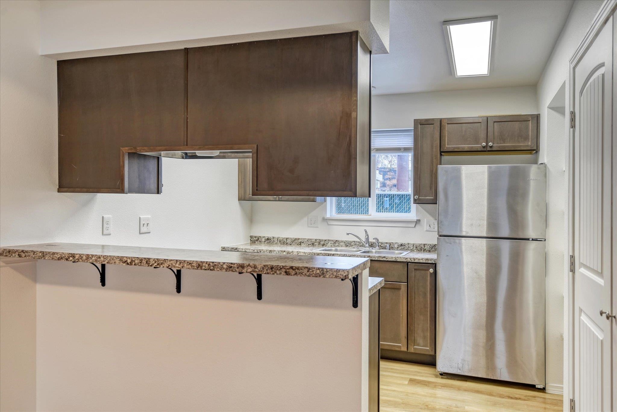 3002 North Crestline Street Spokane, WA 99207 - Photo 5 of 38