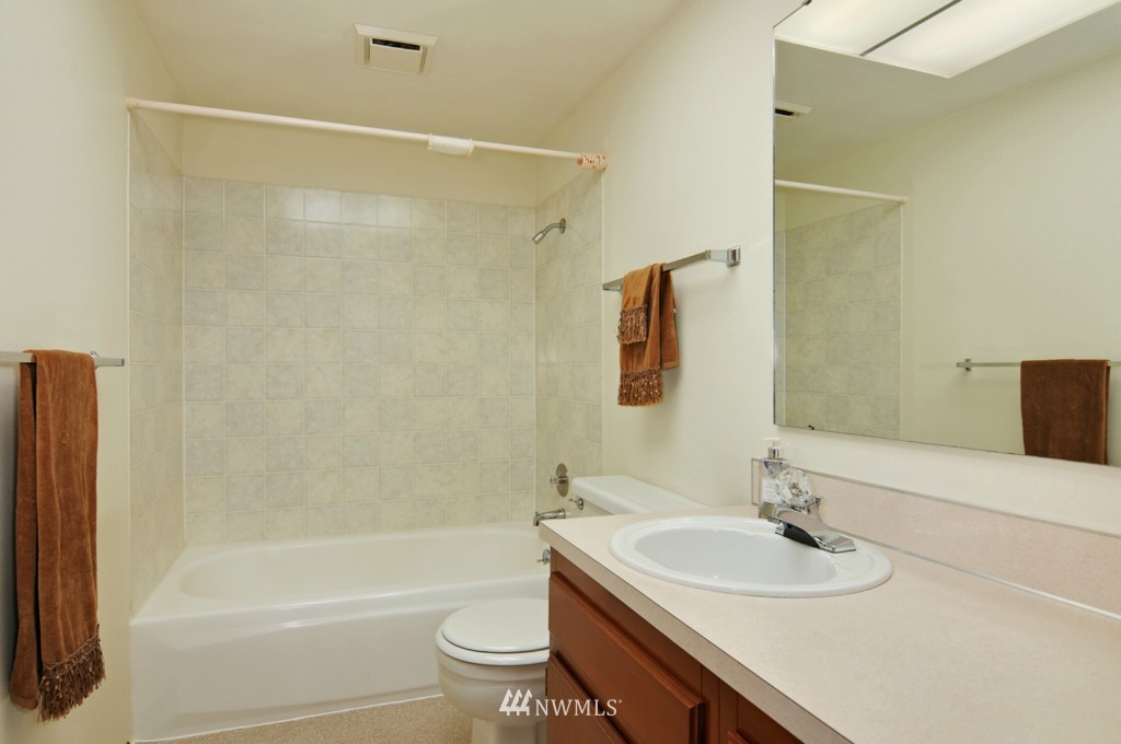 14013 Southeast 194th Street Renton, WA 98058 - Photo 14 of 19 Gallery Image 14