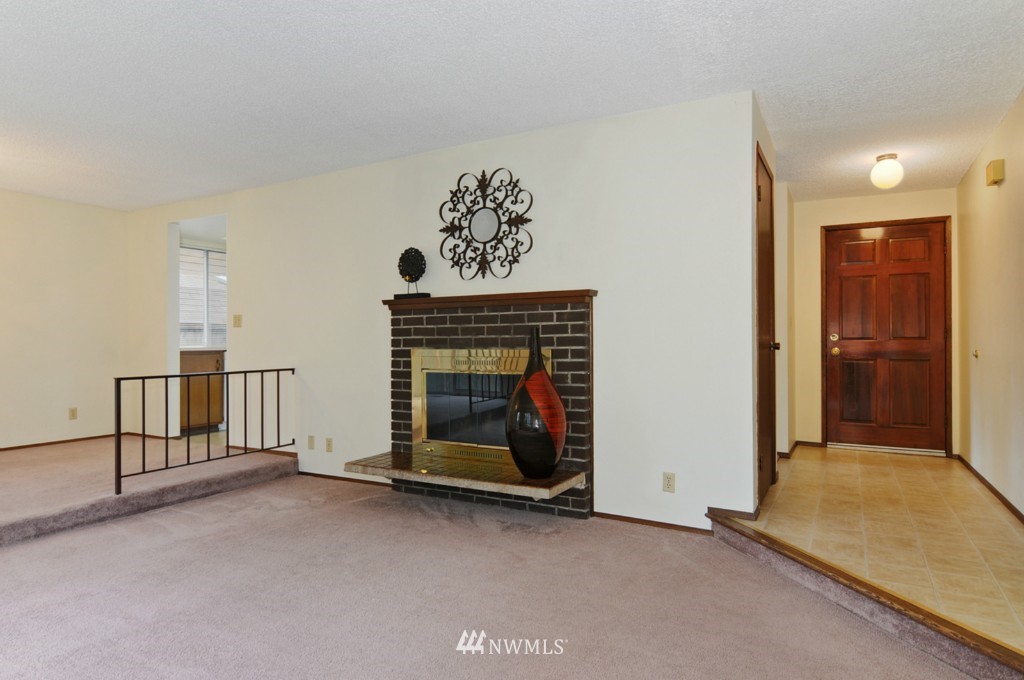 14013 Southeast 194th Street Renton, WA 98058 - Photo 4 of 19 Gallery Image 4