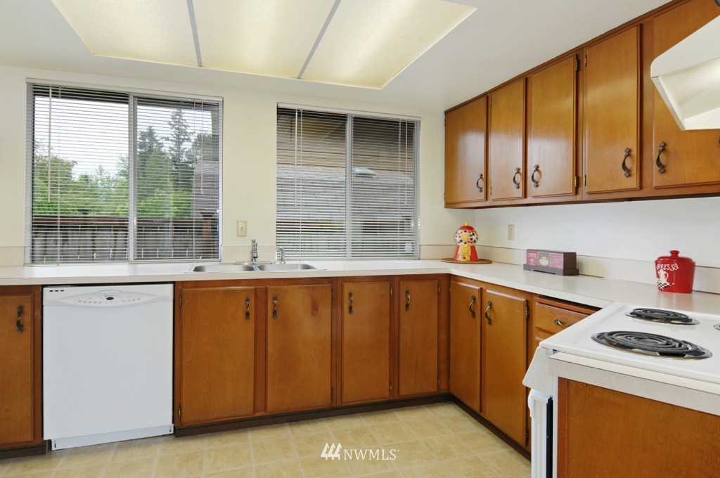 14013 Southeast 194th Street Renton, WA 98058 - Photo 8 of 19 Gallery Image 8