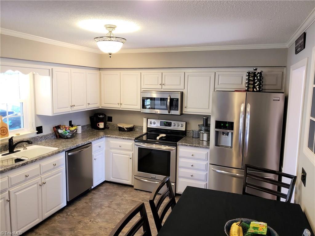 3192 Volunteer Road Pinnacle, NC 27043 - Photo 11 of 30