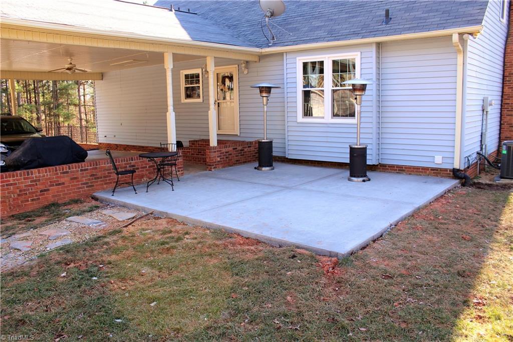 3192 Volunteer Road Pinnacle, NC 27043 - Photo 6 of 30