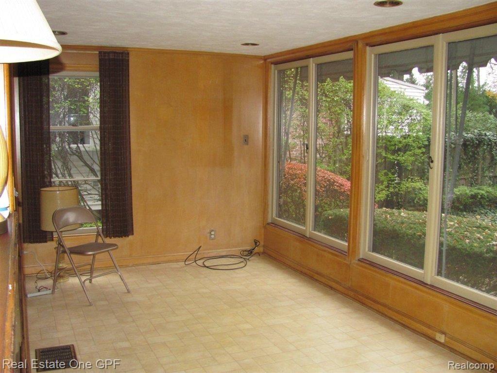 67 Cambridge Road Grosse Pointe, MI 48236 - Photo 14 of 23 IMG_1438.JPG