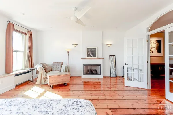 $5,300 | 258 Warren Street, Hudson, NY 12534