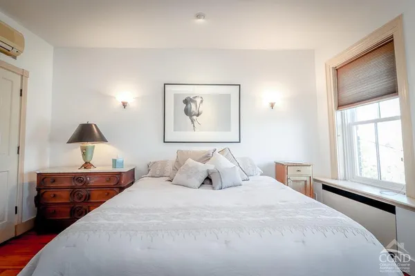 $5,300 | 258 Warren Street, Hudson, NY 12534