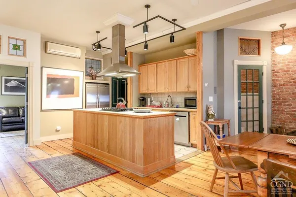 $5,300 | 258 Warren Street, Hudson, NY 12534