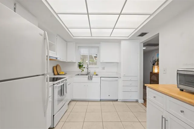 $230,000 | 3952 Ashwood Lane, Unit 37, Sarasota, FL 34232