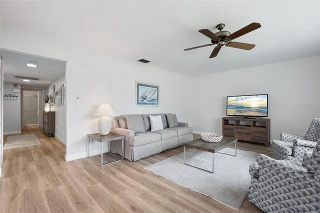 $230,000 | 3952 Ashwood Lane, Unit 37, Sarasota, FL 34232