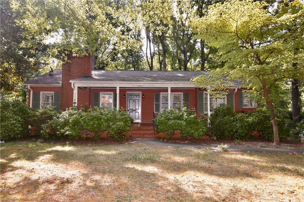 1227 Huntingdon Road Winston-Salem, NC 27104 - Photo 1 of 19 Gallery Image 1