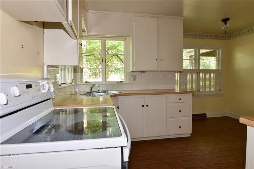 1227 Huntingdon Road Winston-Salem, NC 27104 - Photo 8 of 19 Gallery Image 8