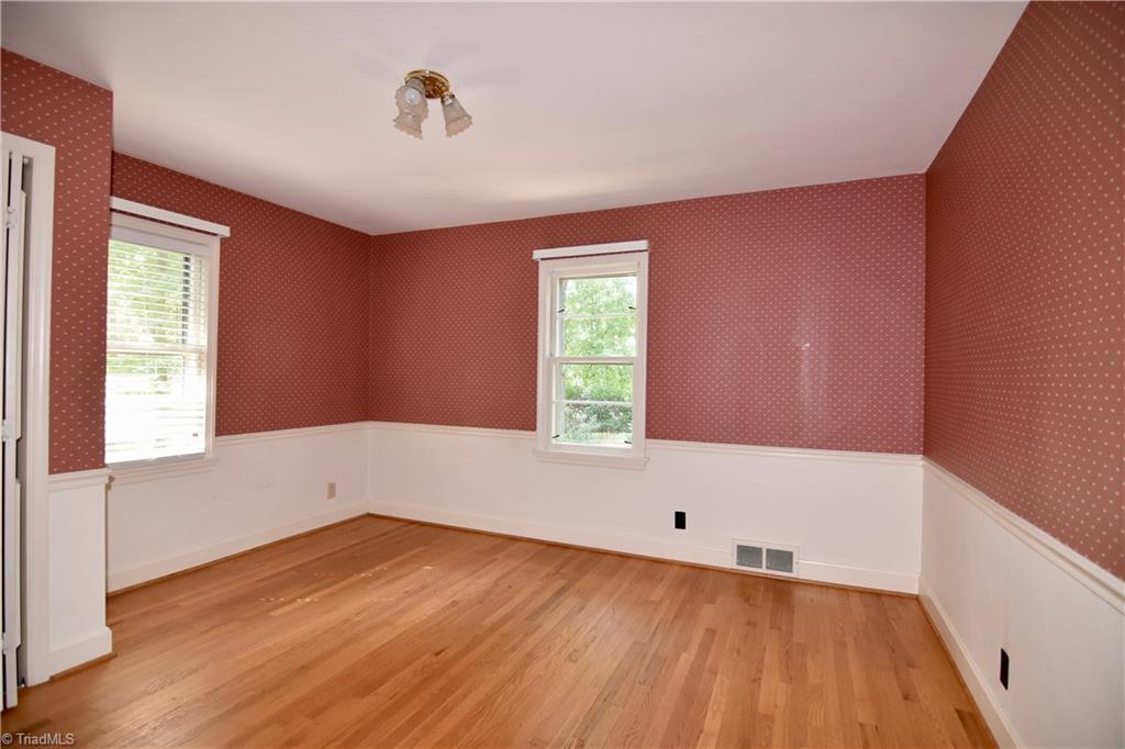 1227 Huntingdon Road Winston-Salem, NC 27104 - Photo 9 of 19 Gallery Image 9
