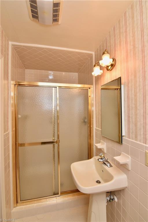 1227 Huntingdon Road Winston-Salem, NC 27104 - Photo 10 of 19 Gallery Image 10