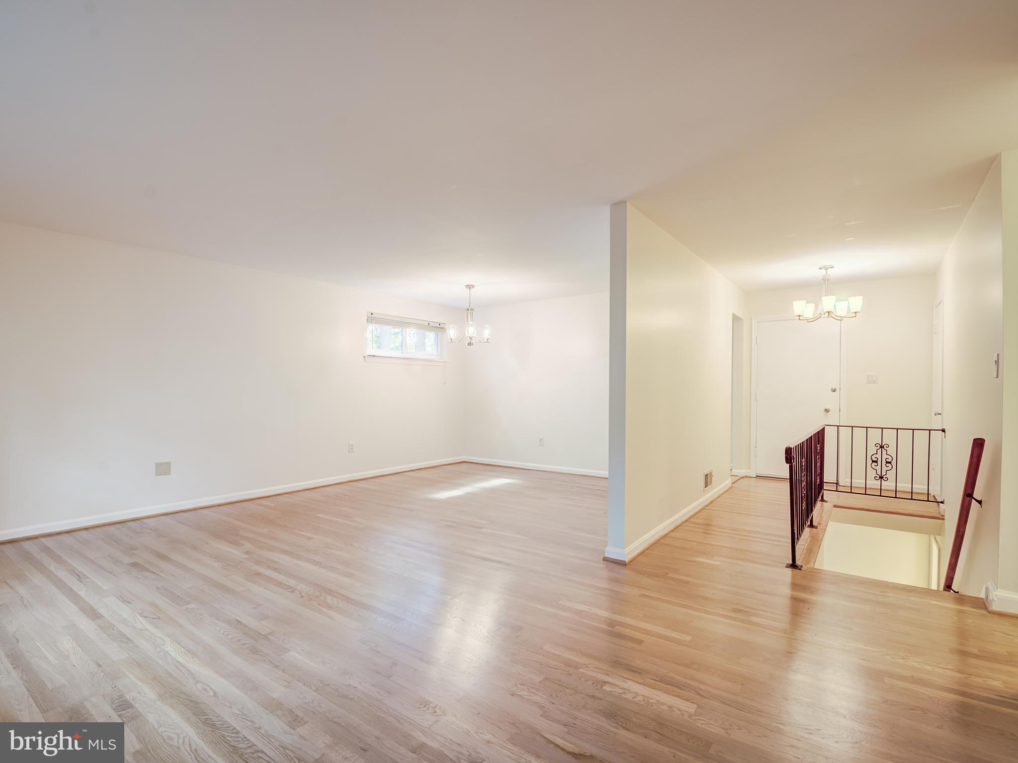 6807 Quebec Court Springfield, VA 22152 - Photo 24 of 59 Foyer