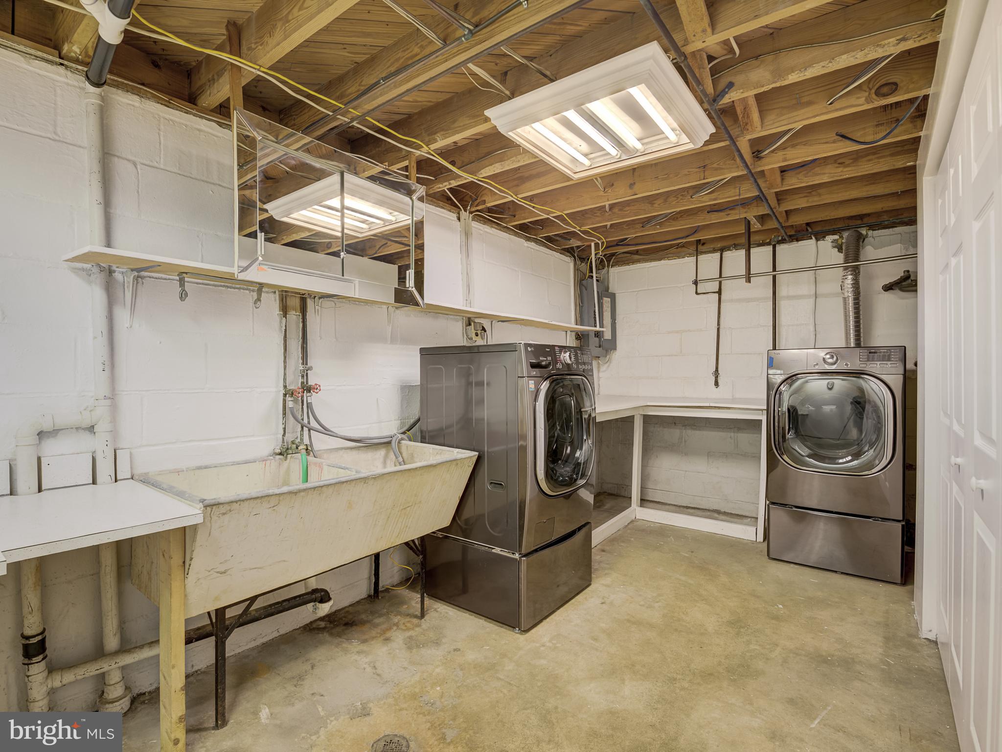 6807 Quebec Court Springfield, VA 22152 - Photo 49 of 59 1 year old upgraded front load washer/dryer