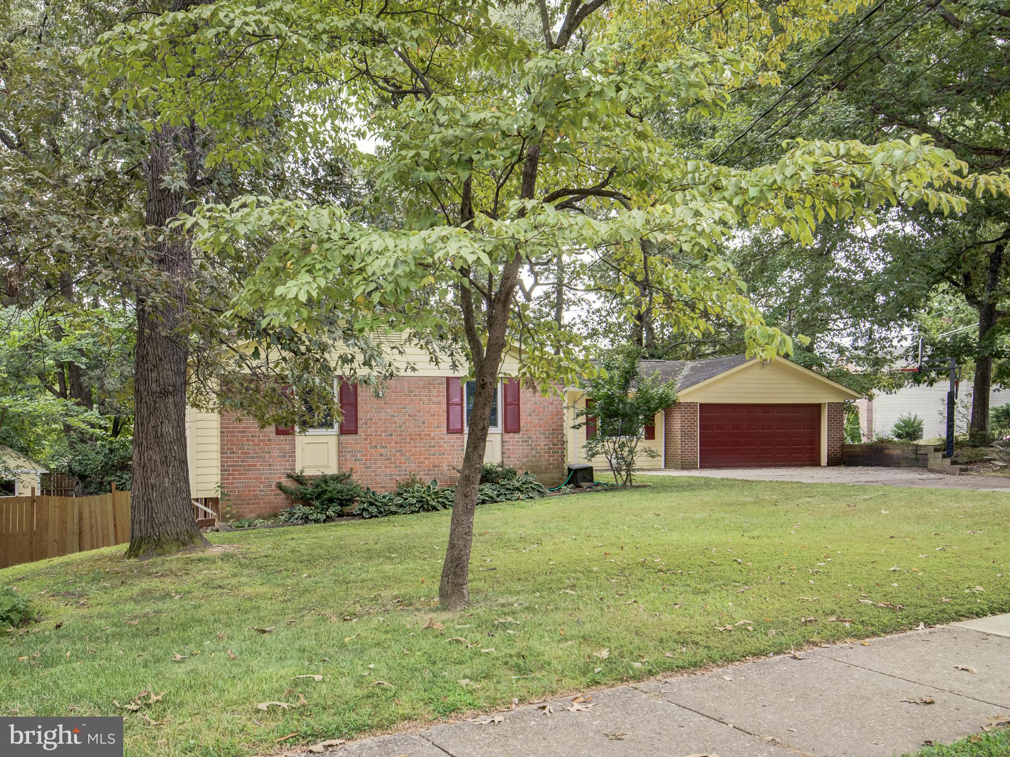 6807 Quebec Court Springfield, VA 22152 - Photo 5 of 59 Quiet cul-de-sac