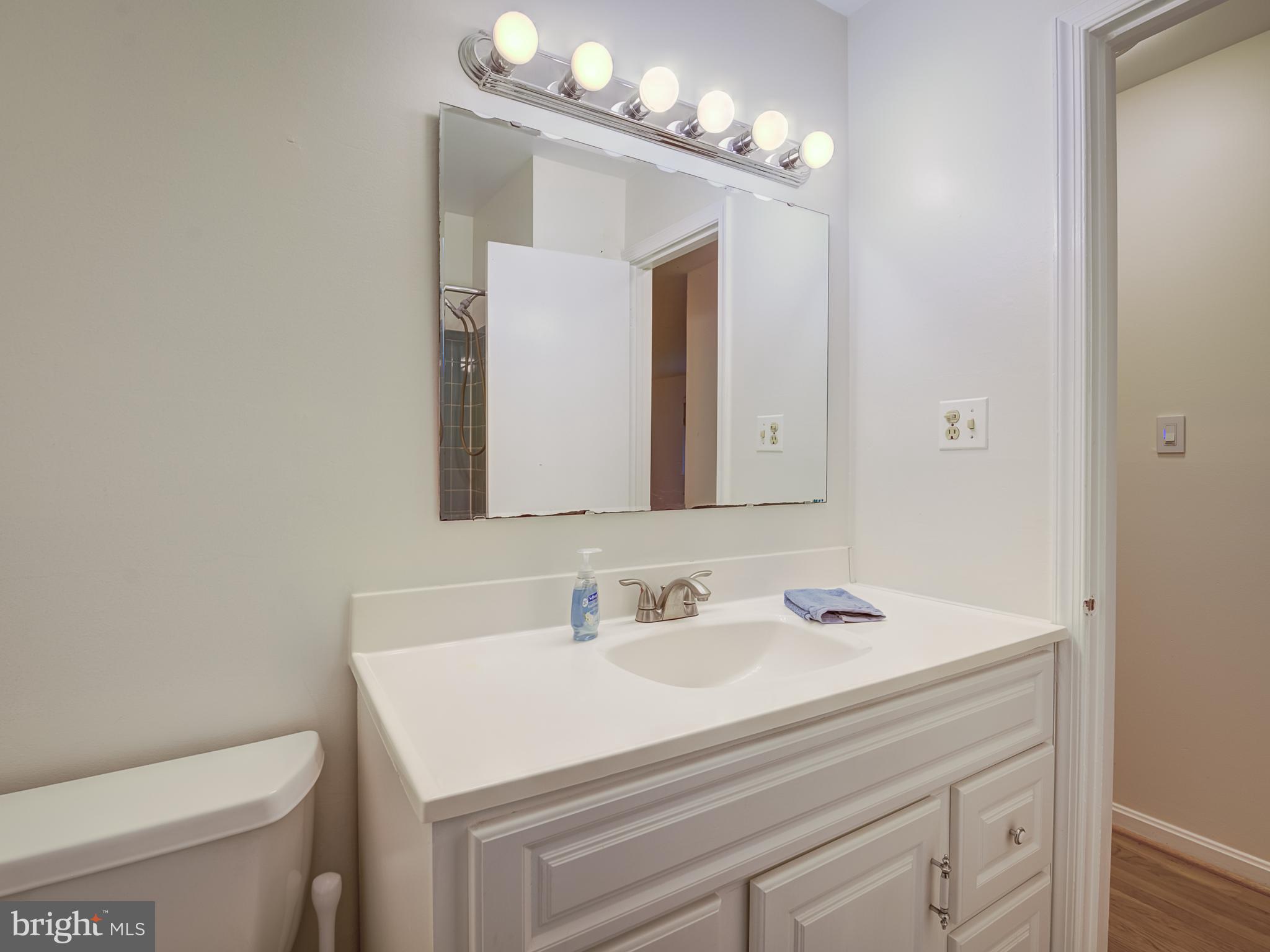 6807 Quebec Court Springfield, VA 22152 - Photo 8 of 59 Hall bath 2nd view