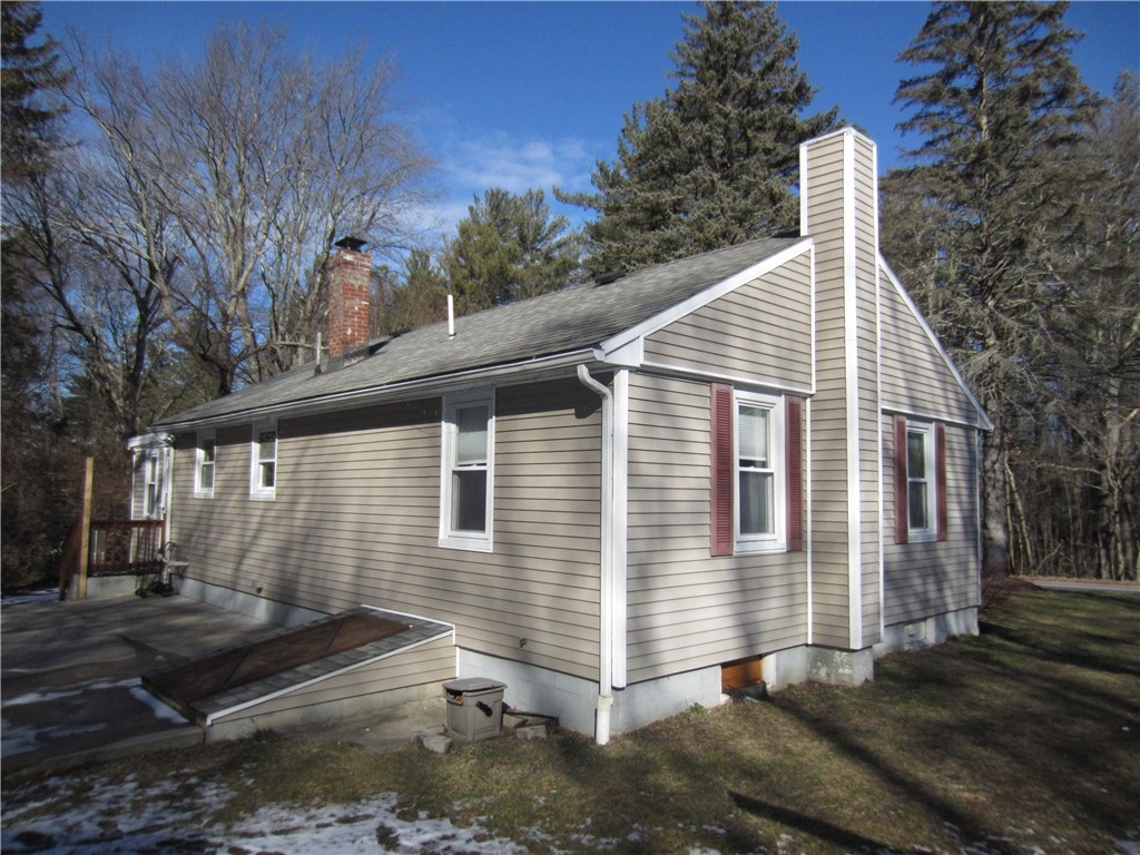 110 Money Hill Road Glocester, RI 02814 - Photo 3 of 23 Gallery Image 3
