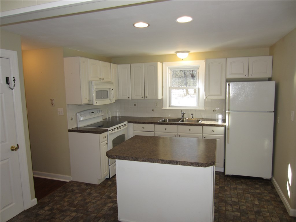 110 Money Hill Road Glocester, RI 02814 - Photo 8 of 23 Gallery Image 8