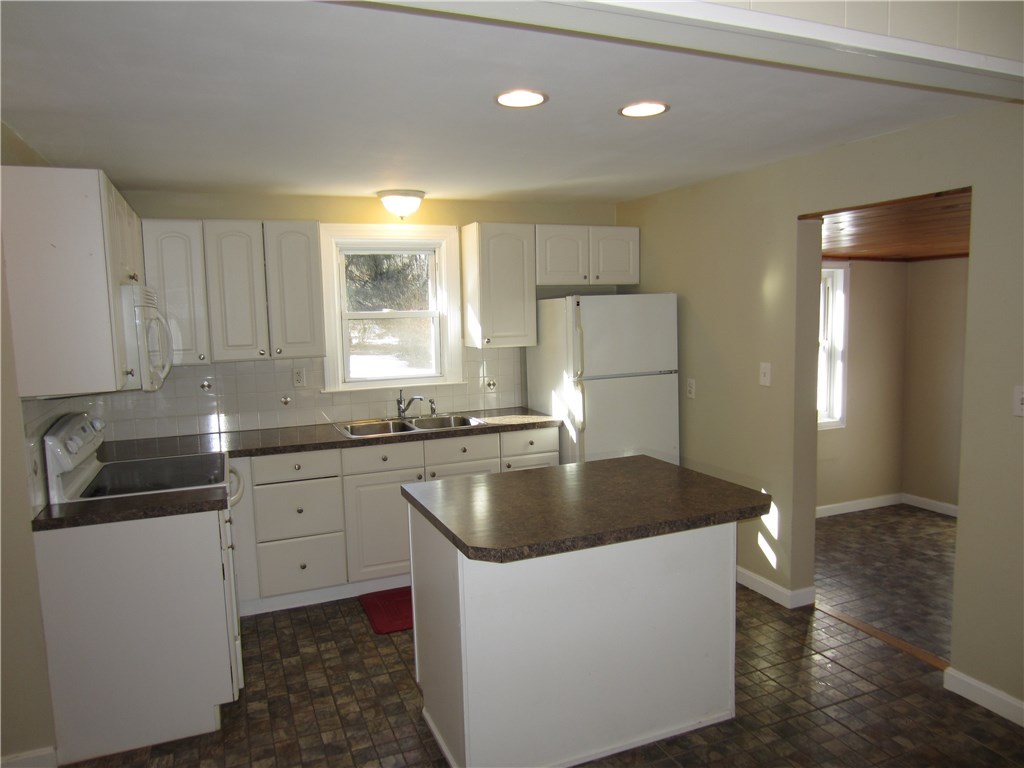 110 Money Hill Road Glocester, RI 02814 - Photo 9 of 23 Gallery Image 9