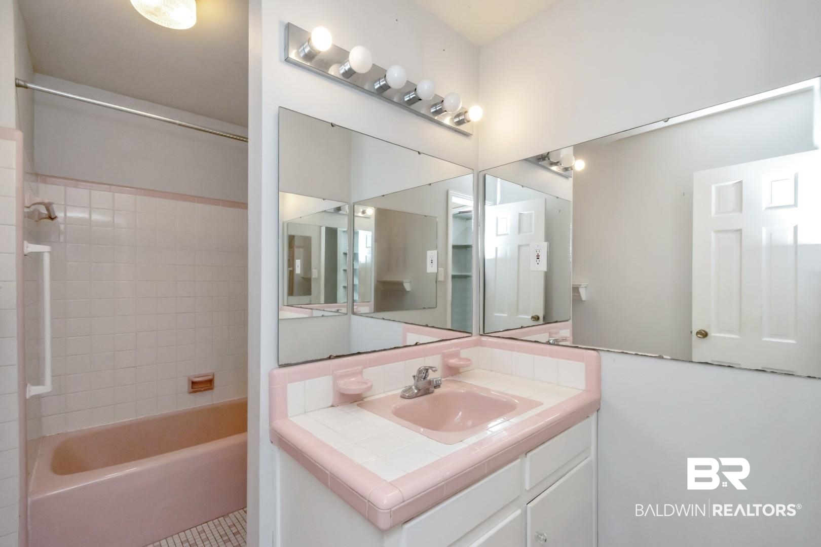 4543 Kingsway Drive Mobile, AL 36608 - Photo 18 of 28 Bathroom featuring bathtub / shower combination and vanity