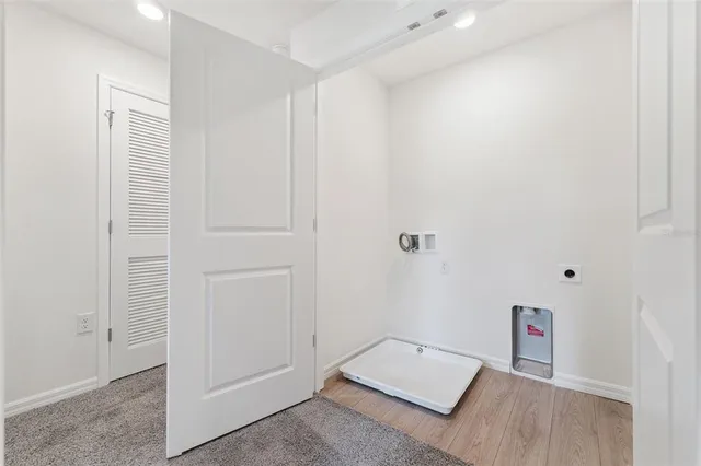 a view of utility room