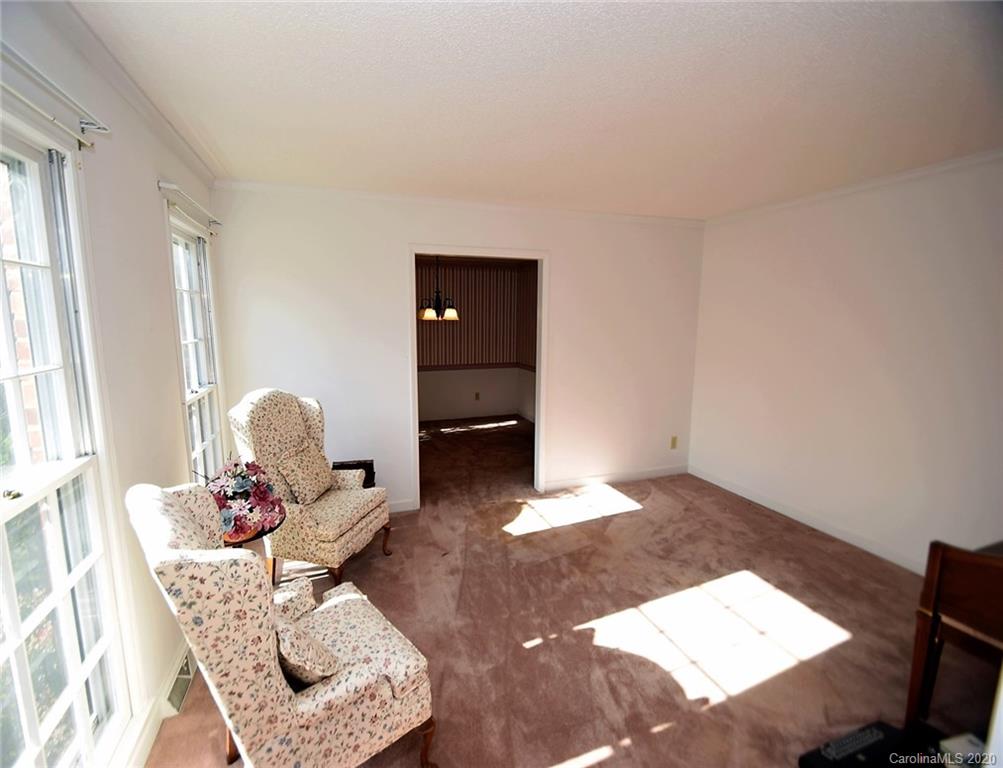 301 Boyce Road Charlotte, NC 28211 - Photo 21 of 29 Gallery Image 21