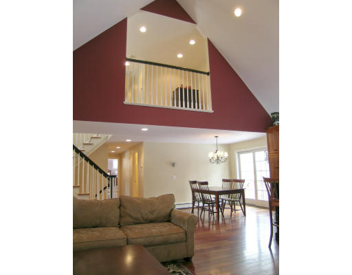 35 Hillcrest Road Medfield, MA 02052 - Photo 8 of 29 Gallery Image 8