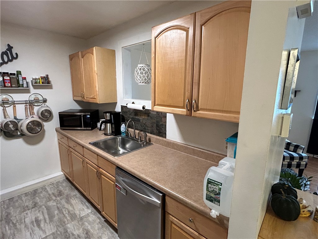 19 Apache Drive, Unit B Westerly, RI 02891 - Photo 9 of 17