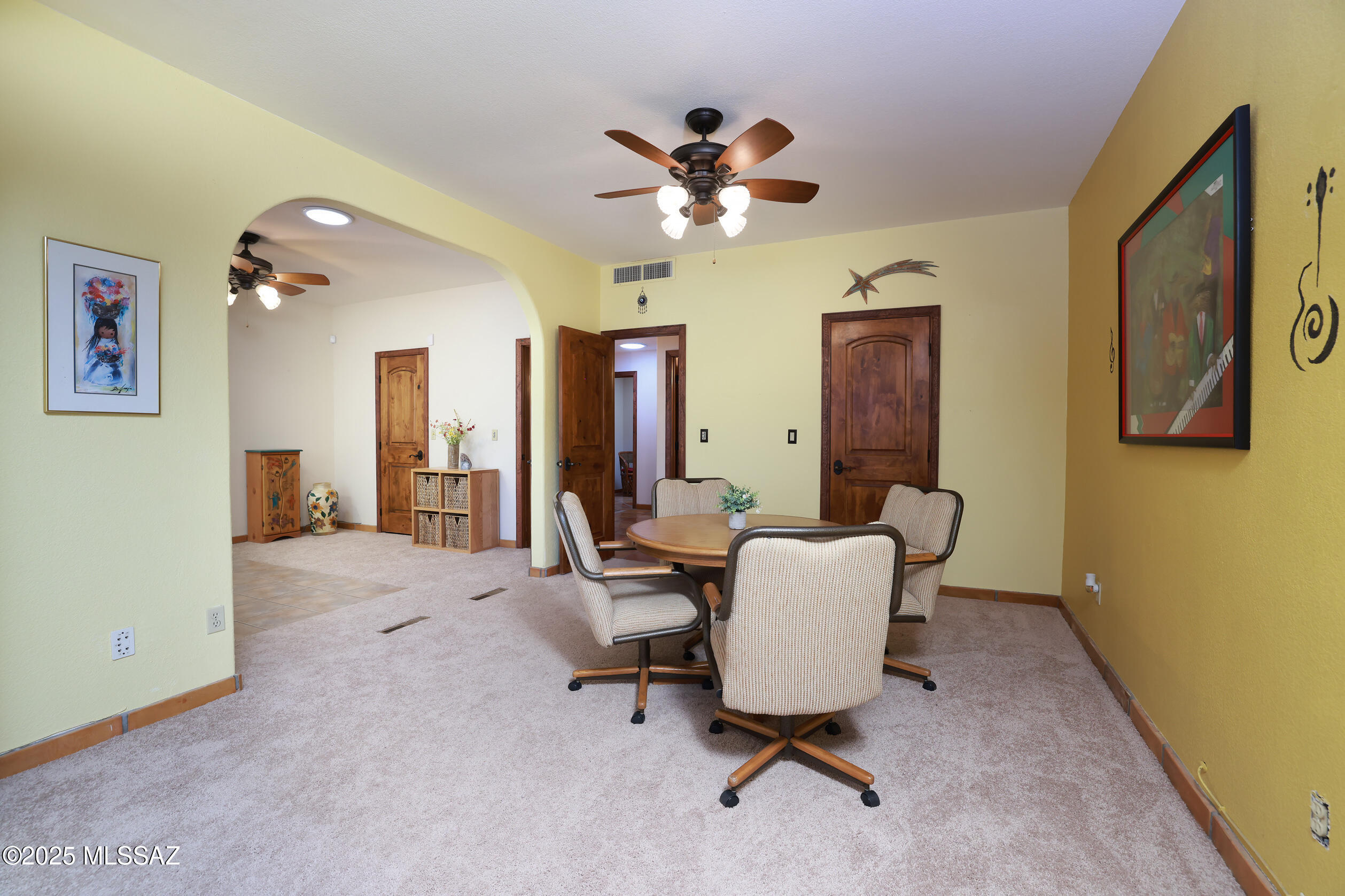925 North Rancho Del Jefe Loop Tucson, AZ 85748 - Photo 35 of 52 a view of a livingroom with workspace and a window