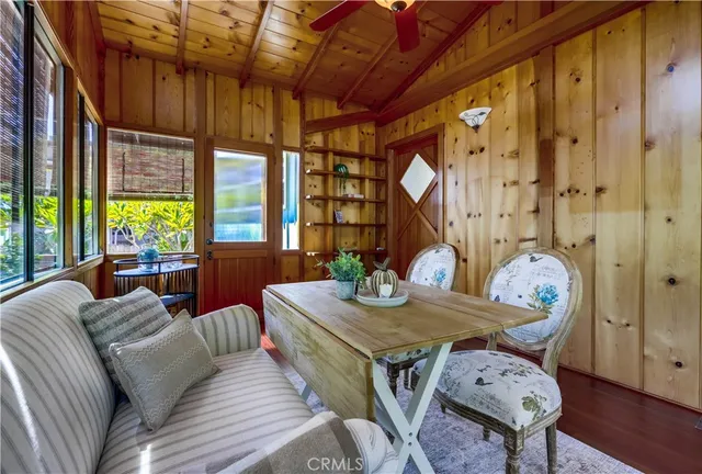 a en suite bathroom with a sink and mirror